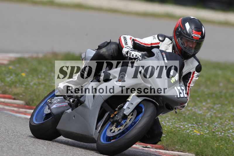 /Archiv-2023/06 10.04.2023 Moto Club Anneau du Rhin/Blanc-Novice/132